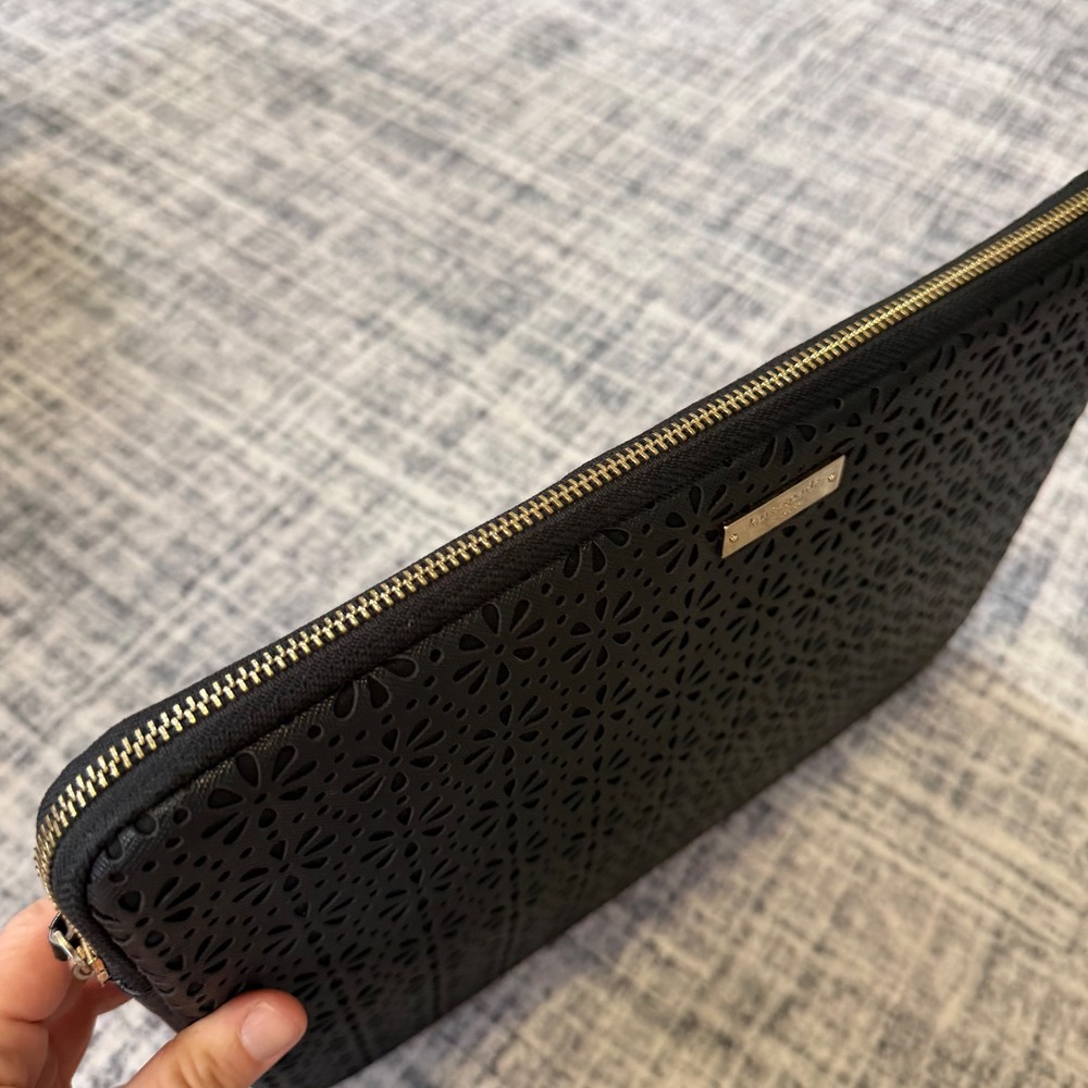 Kate Spade Black Perforated Daisy Laser Cut Floral Laptop Sleeve 13-14 inch - Picture 7 of 8